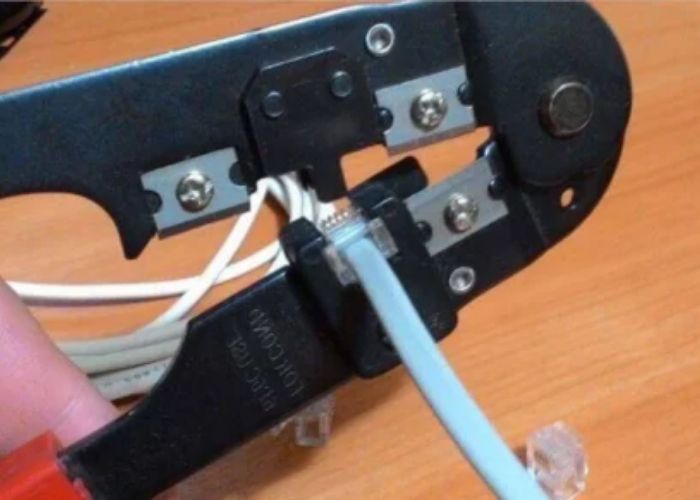 Роутер для оптоволокна: как выбрать и подключить